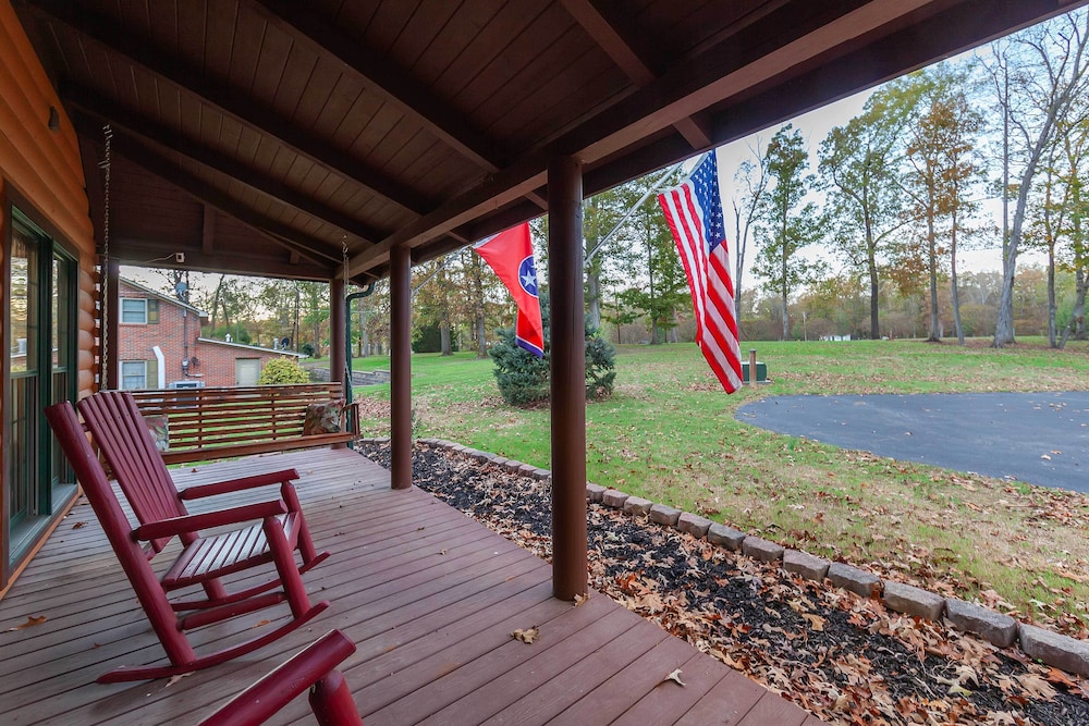 Private Boat Ramp & Dock: Kentucky Lake Cabin!