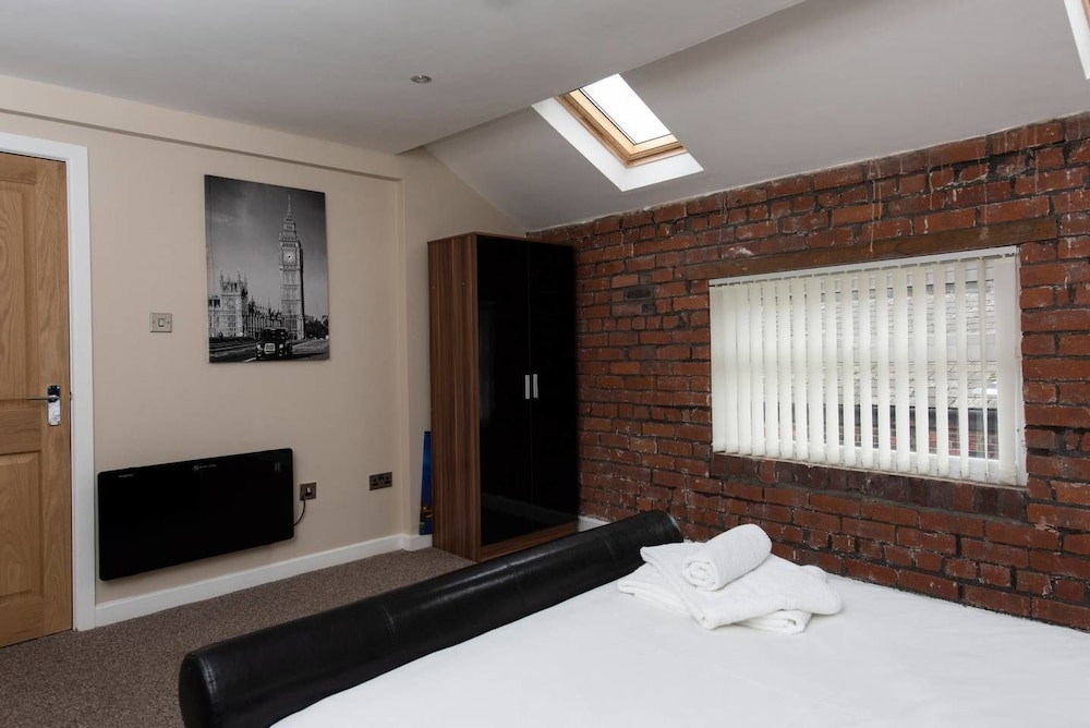 Stunning Penthouse in NQ, City Centre ! Sleeps 8 view 2