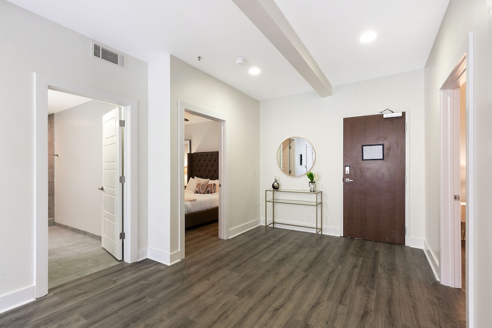 New Orleans Vacations - Modern 4BR Condo in the Heart of NOLA - Property Image 34