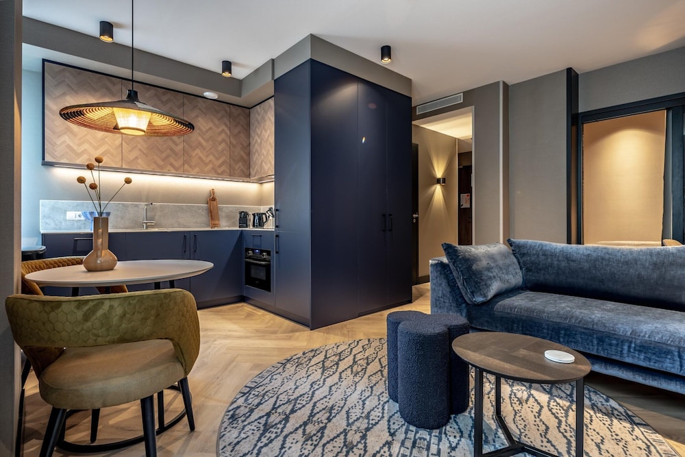 Spacious Apartment Retreat