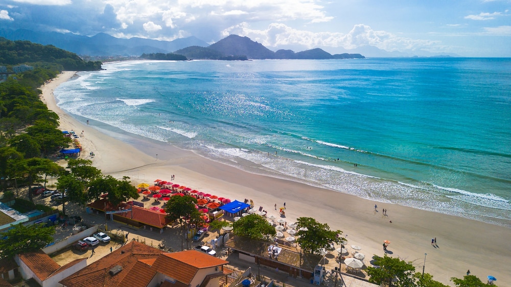 Apto c rea Gourmet a 300m da Praia das Toninhas