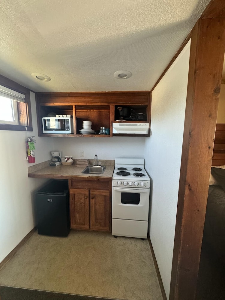Sunset Oceanfront Lodging