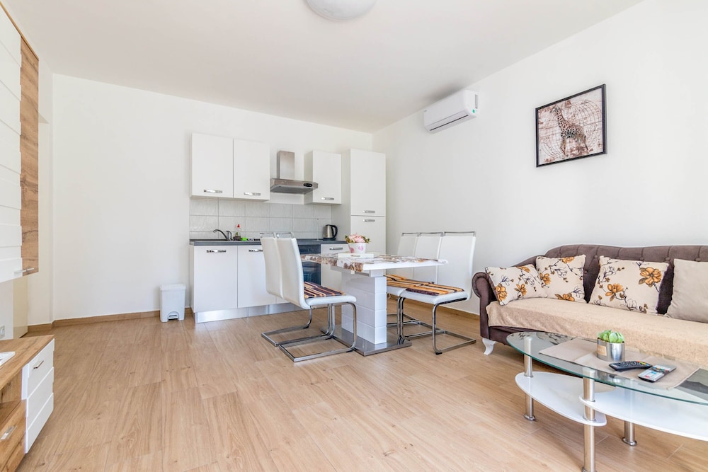 Apartment Lea view 2