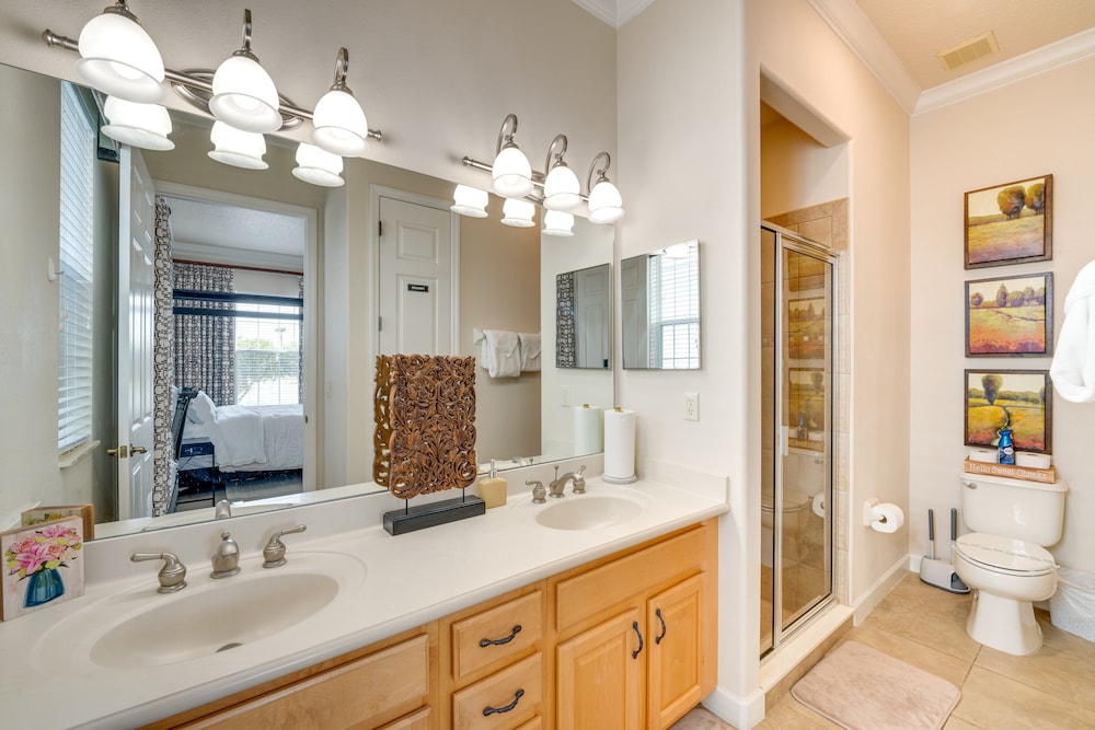 6 Mi to Disney: Lakefront Reunion Resort Home view 3