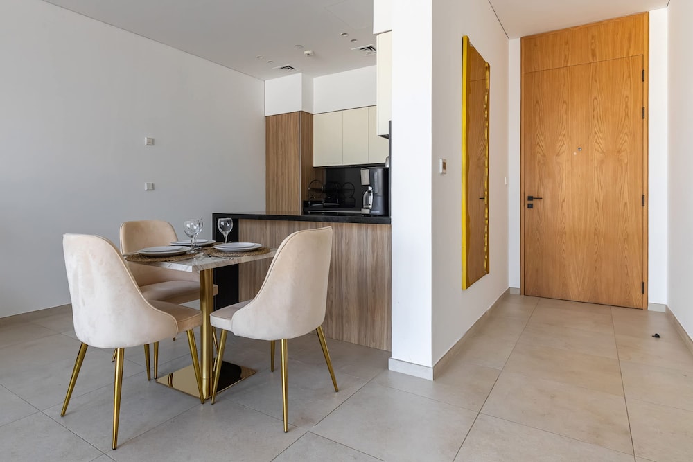 Modern 1-bedroom Apartment in Residence 110 in the Heart of Dubai