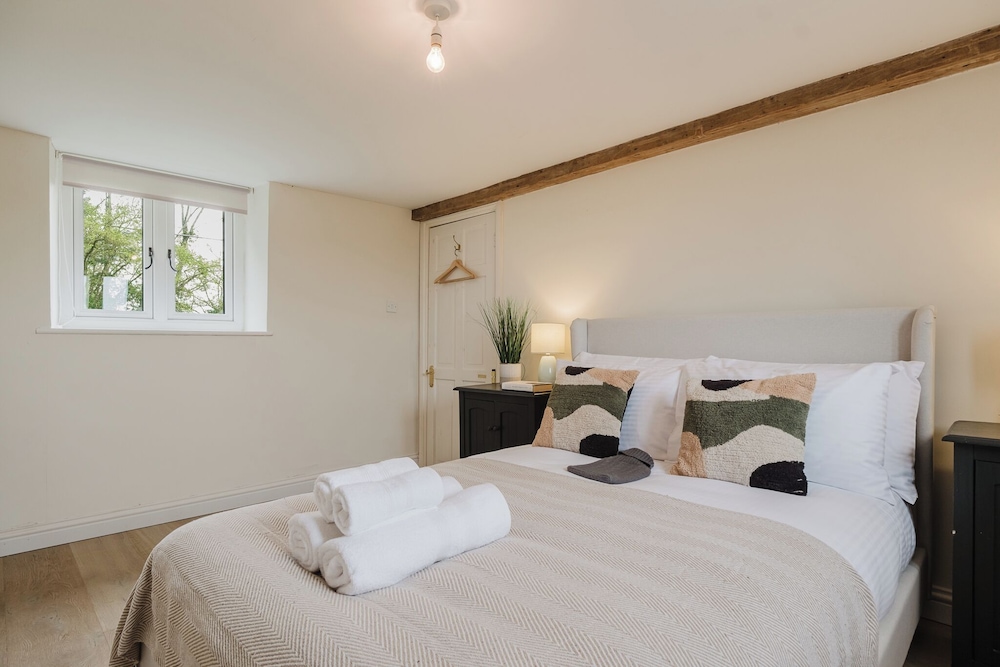 Mulberry Cottage 5BD in Wiltshire