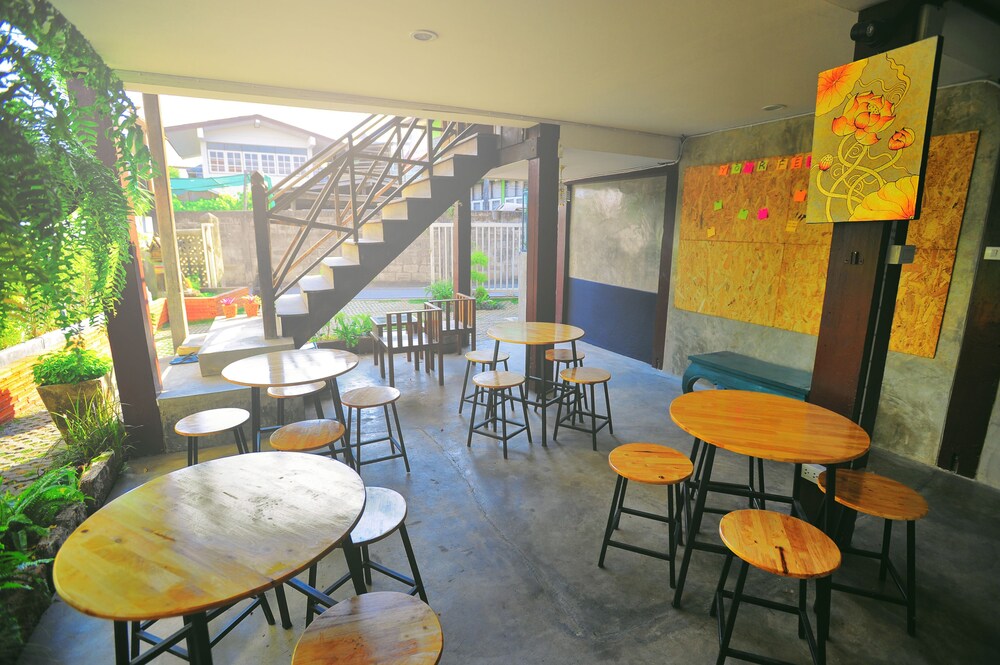 Manon Hostel