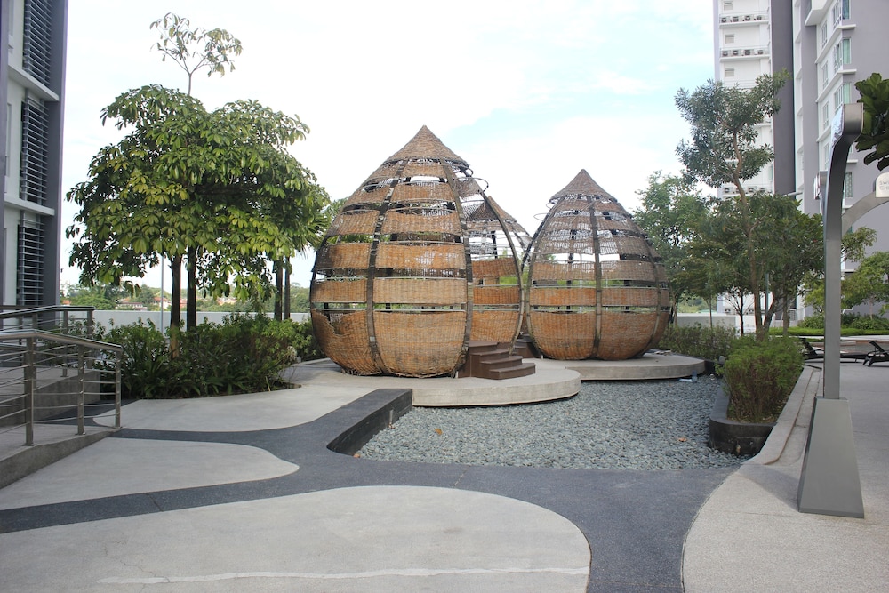 City Living with Panoramic Sea Views at Danga Bay