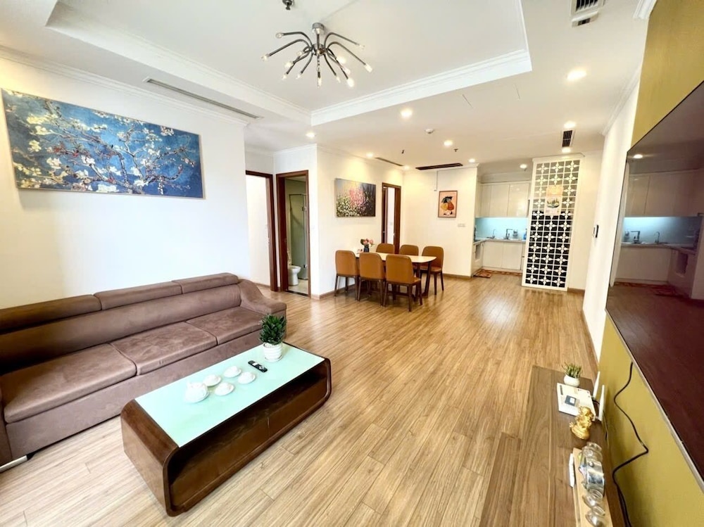Bom Homestay Vinhomes Times City