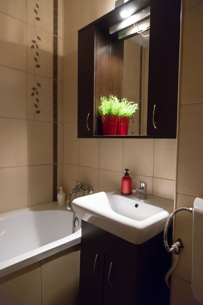 Studio D by MRG Apartments