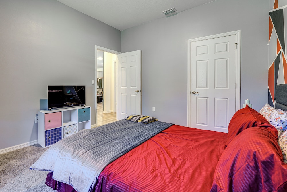 Spacious Home Near Dtwn Psl: Travel Nurses Welcome