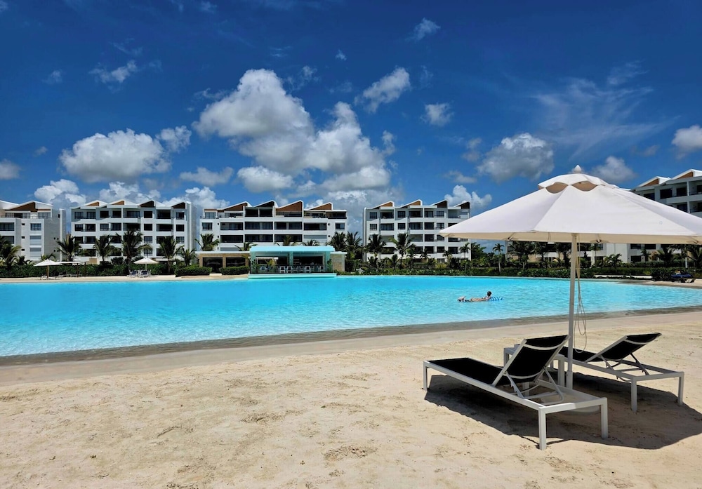 Oasis Turquesa Punta Cana Crystal Lagoon