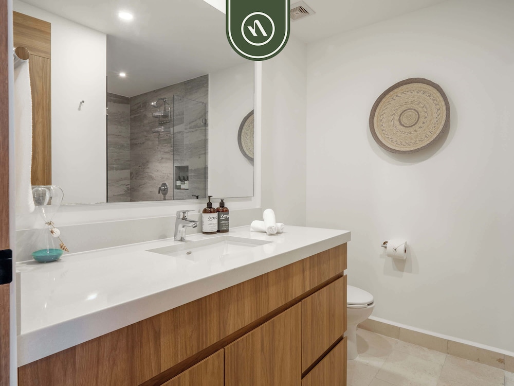 Amazing Apt With Ocean View - King Bed