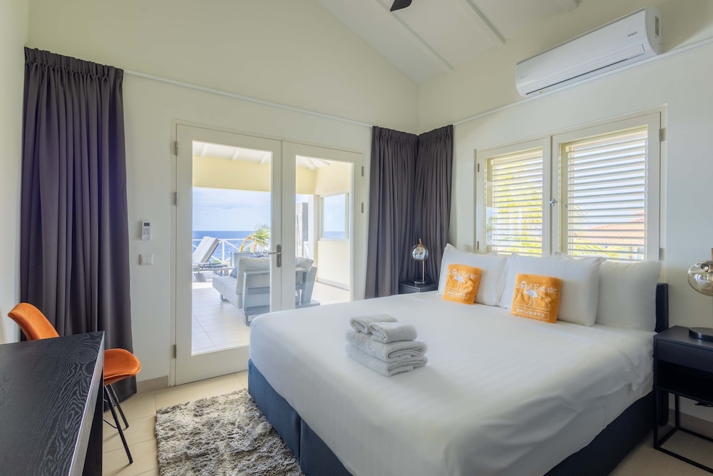Villa Azure Vista 6BR Luxury Stay w 2 Pools