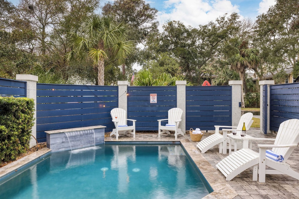 Pink Plume Coastal Escape Near Beach, Private Pool, Grill, & Luxe Interiors