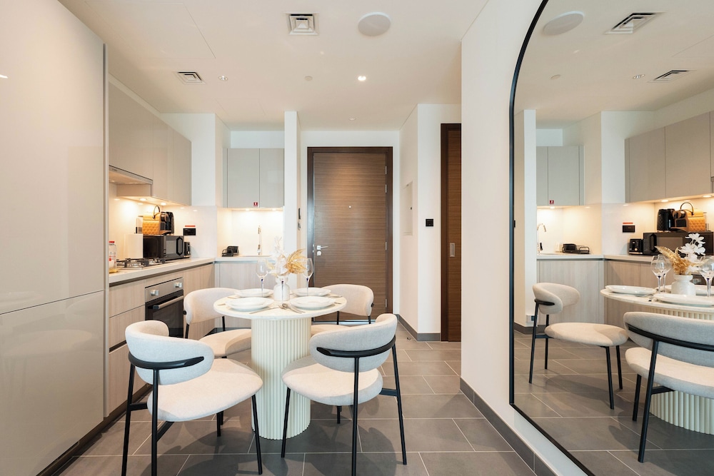 Chic 1BR Apartment - The Crest Dubai