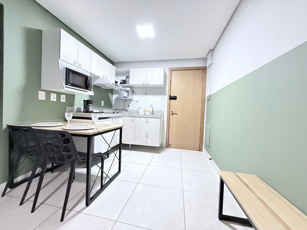 iFlat Brookfield Towers BT3004