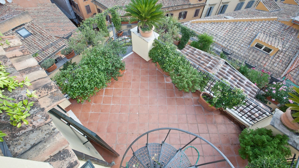Rental in Rome Trevi Luxury Penthouse