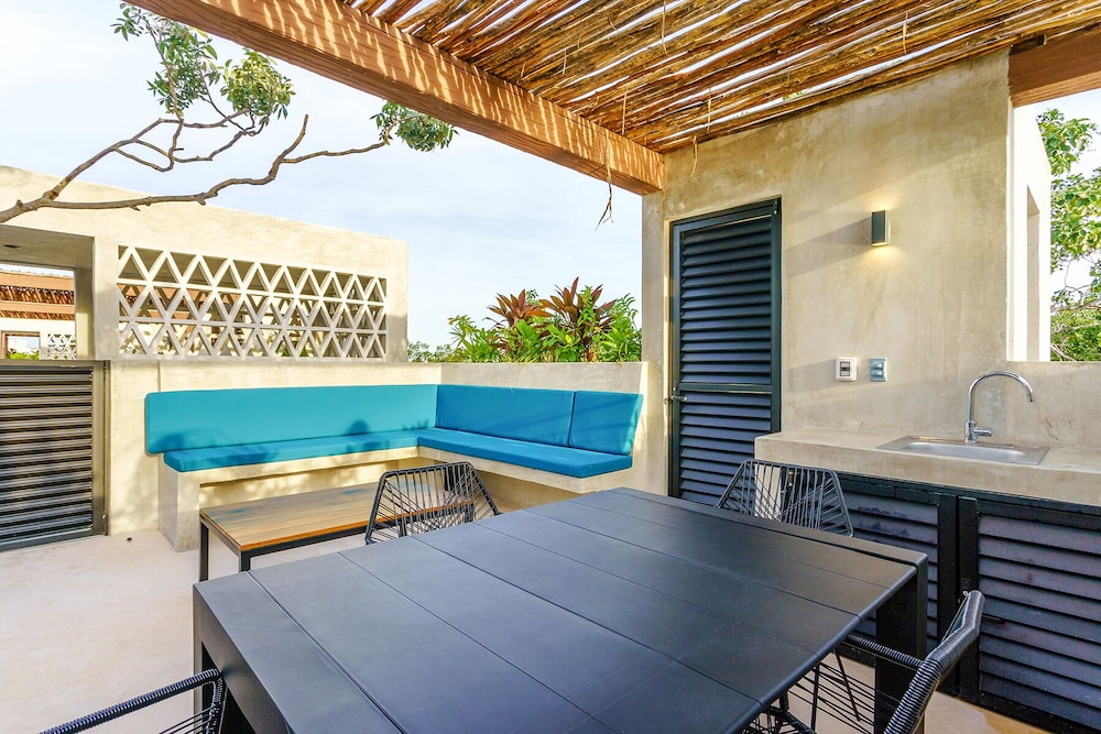Eco-sustainable Luxury Between Beach Hotspots & Tulum Town by Stella Rentals