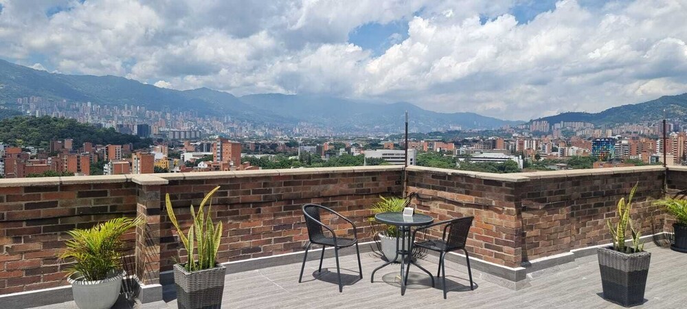 Penthouse Rooftop Gem in the Laureles