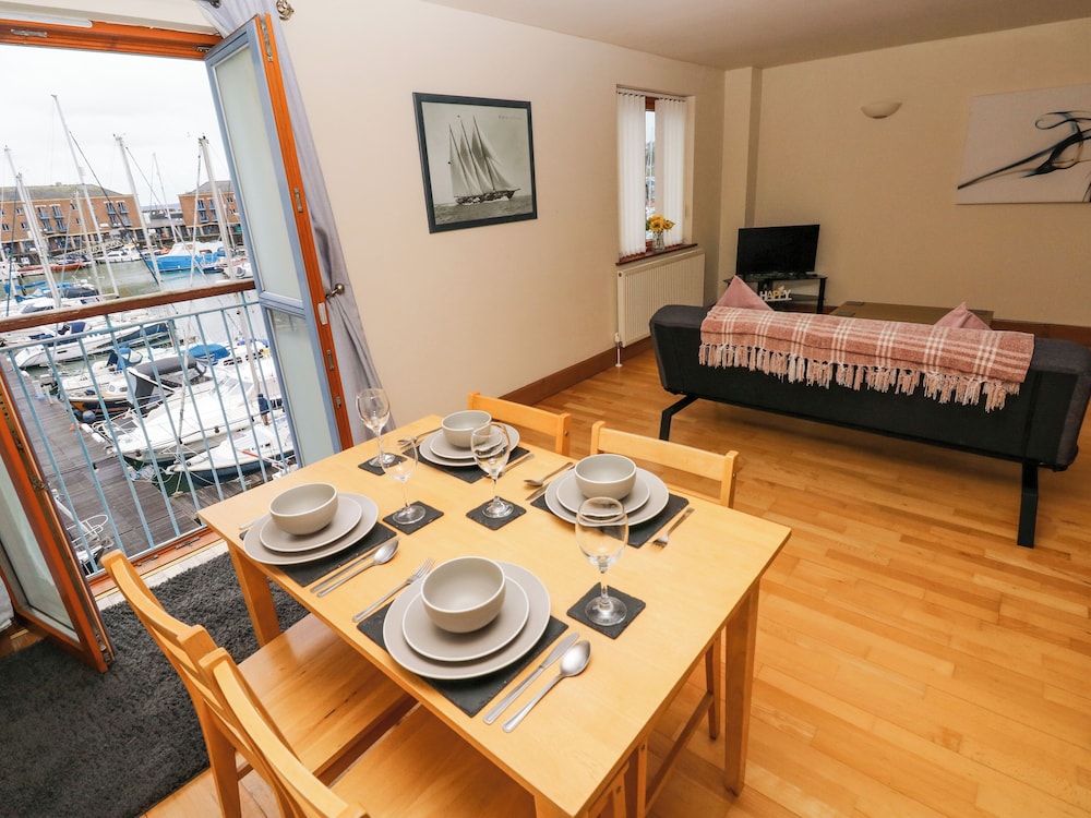 15 Sovereign House