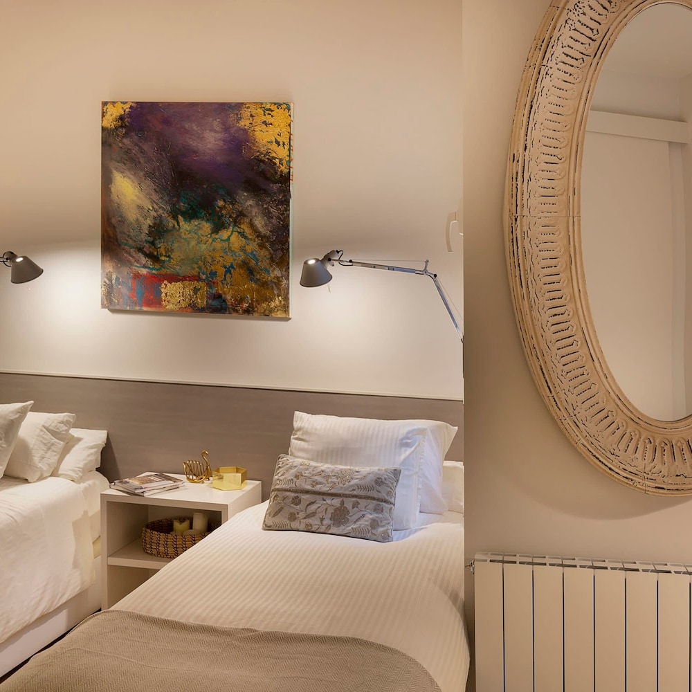 The Avenue 2BR Luxury Unit in Diagonal Ave
