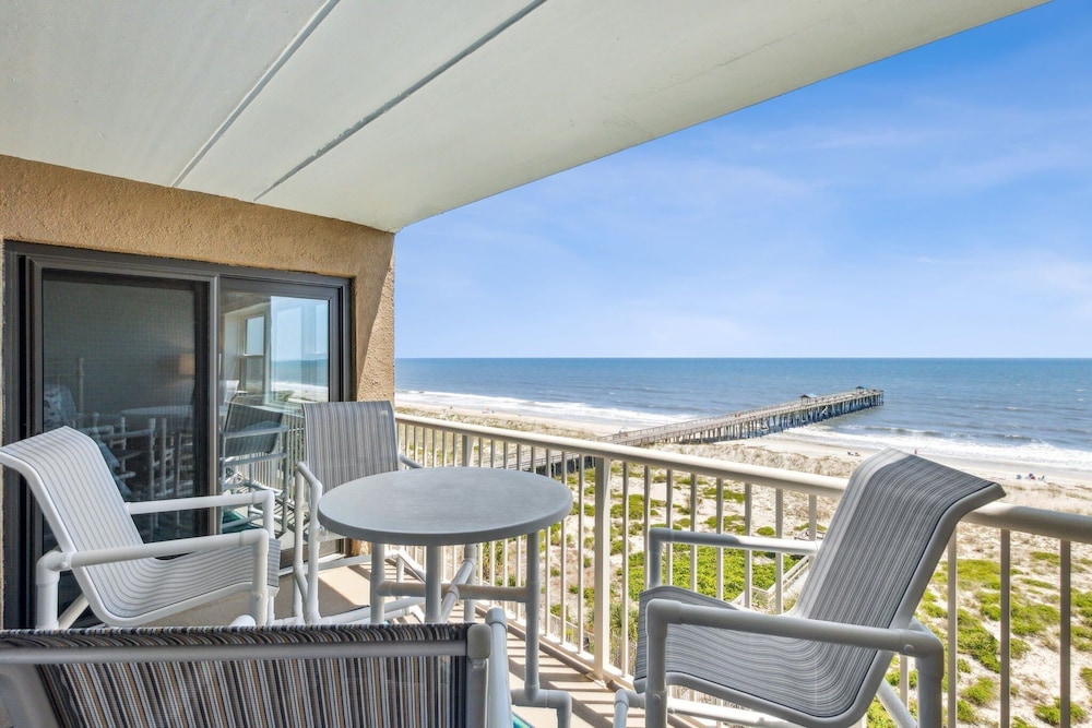 663 Amelia By The Sea 2 Bedroom Condo