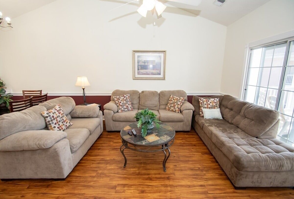 Magnolia North 4827-302 2 Bedroom Condo