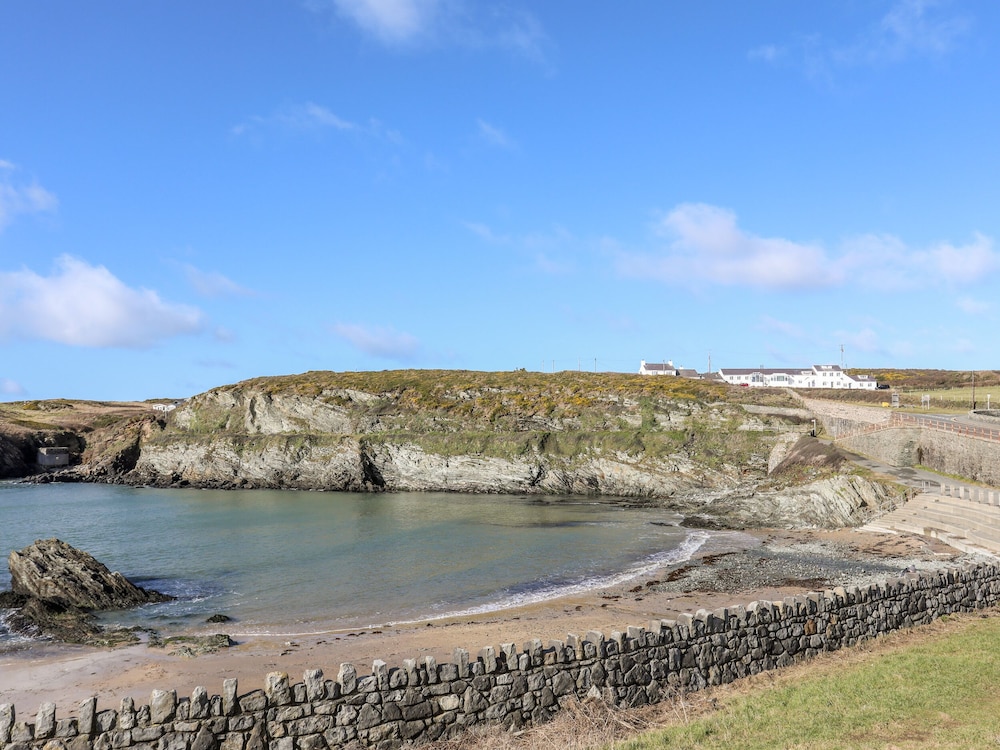 5 Porthdafarch South Cottages