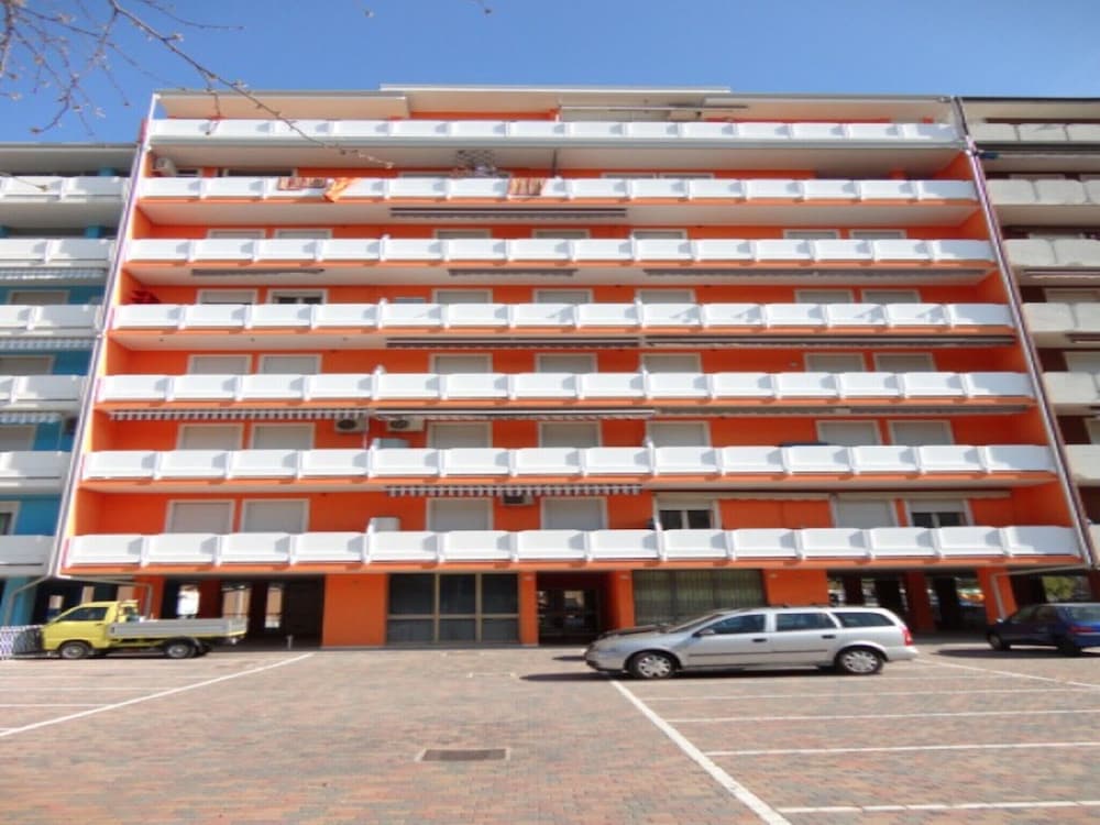 Renovated Apartment With Balcony