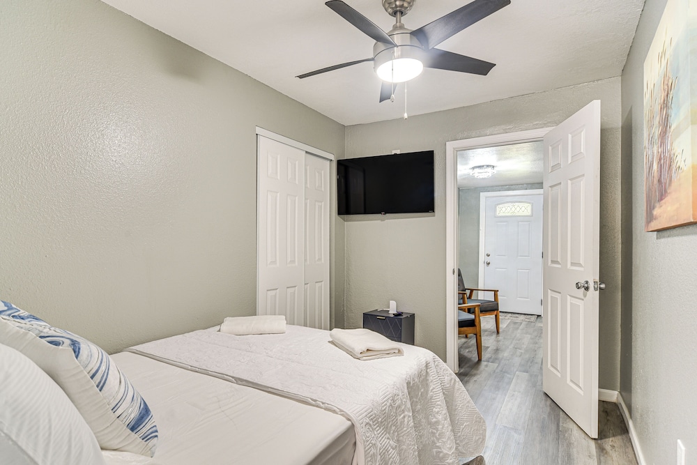 6 Mi to Busch Gardens: Family & Pet Friendly Home