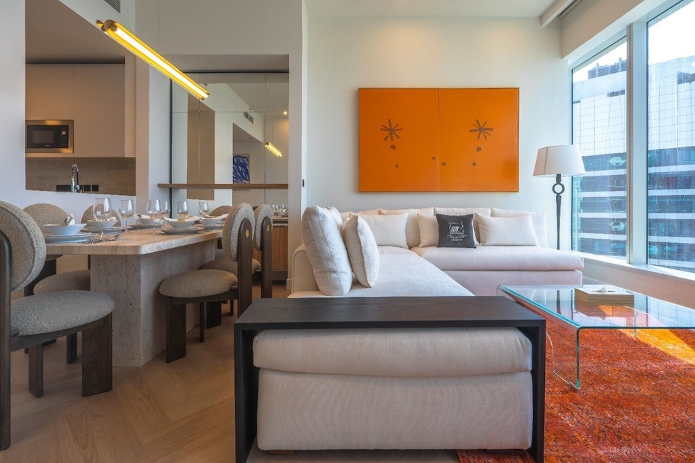 Maison Privee - High-Floor Haven with Open Sea Views on Palm Entry