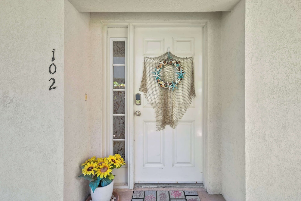 Beachfront Bliss: St. Augustine 2BD Luxury