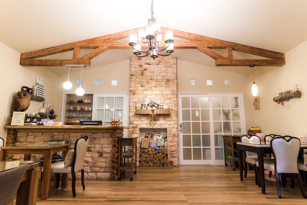 Books & Woods B&B