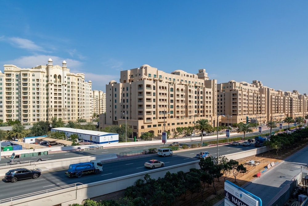 Mesmerizing Upscale 1BR Apartment in Soho Palm Jumeirah
