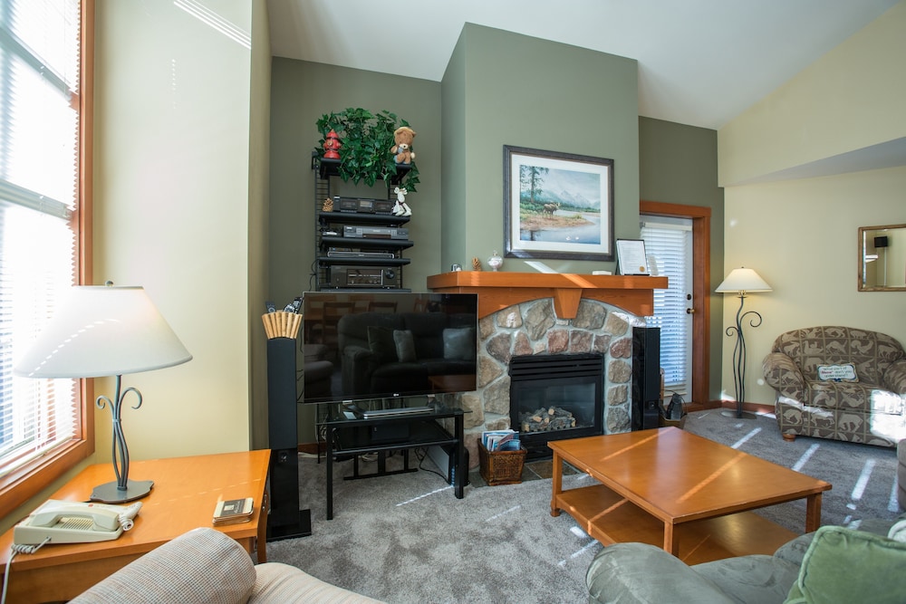 Eagle Springs East - 2 Bedroom Condos in Solitude UT