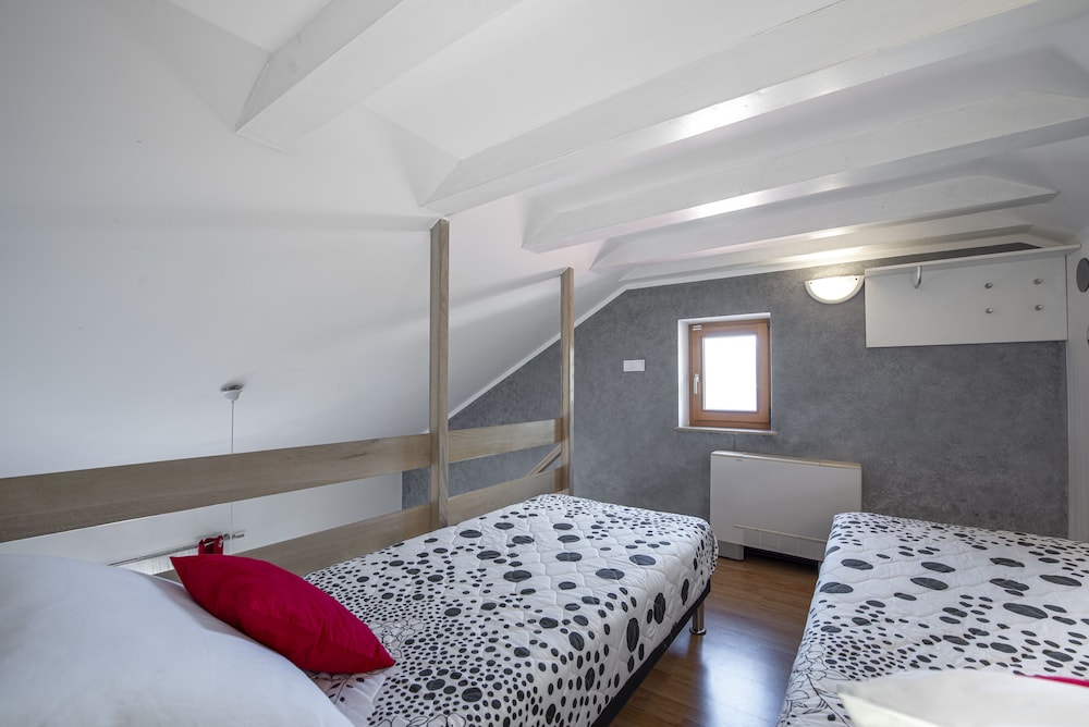 Cina Apartments