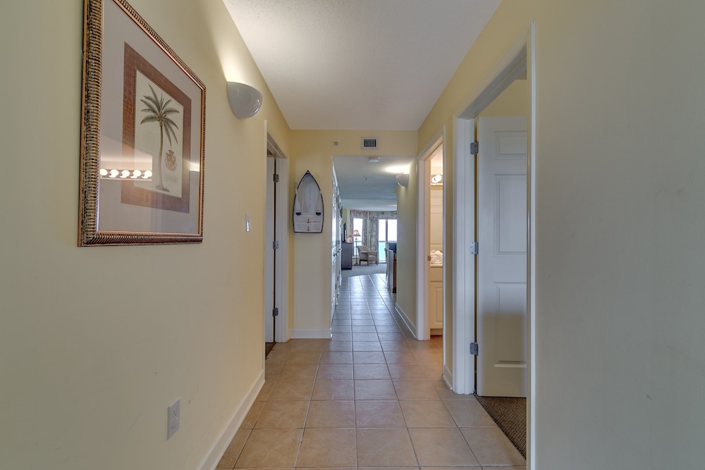 Malibu Pointe by Condo-World