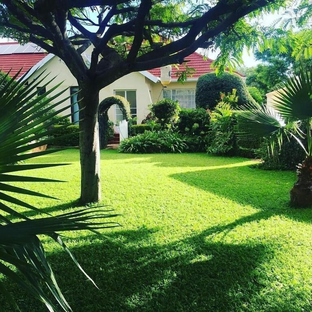Ebuhleni Guest Lodge