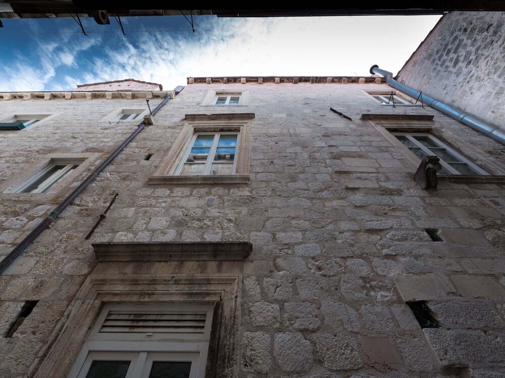 Old Town Finest - Two-bedroom Apartment - Lucarica 4 Street