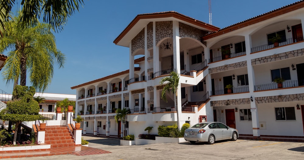 Colima Vacations - Hotel Maria Isabel - Property Image 1
