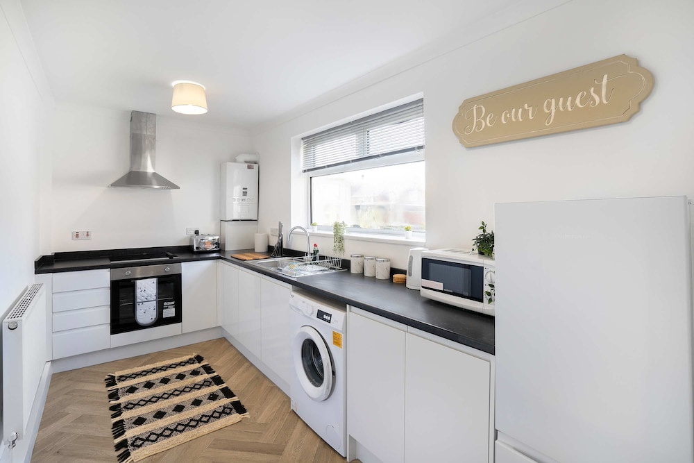 Modern - 2 Bed - Free Parking