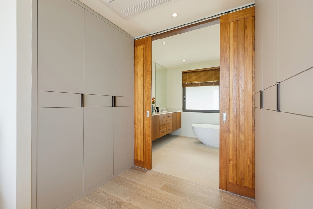 Villa Aroka 4 Bed Sea View KBR41