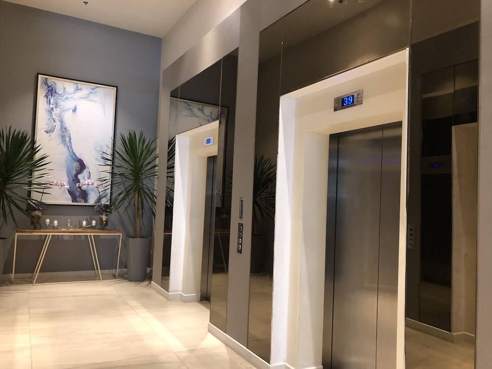Cozy Furnished Rooms at Horizons 101 view 4