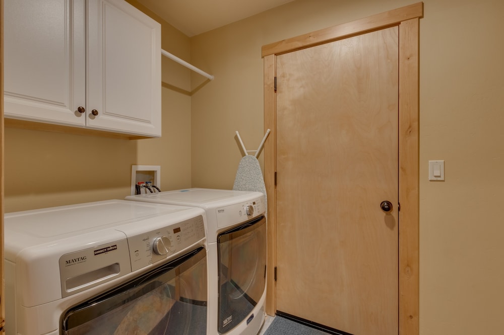 The Westlands Lodge 1135ac 4 Bedroom Home