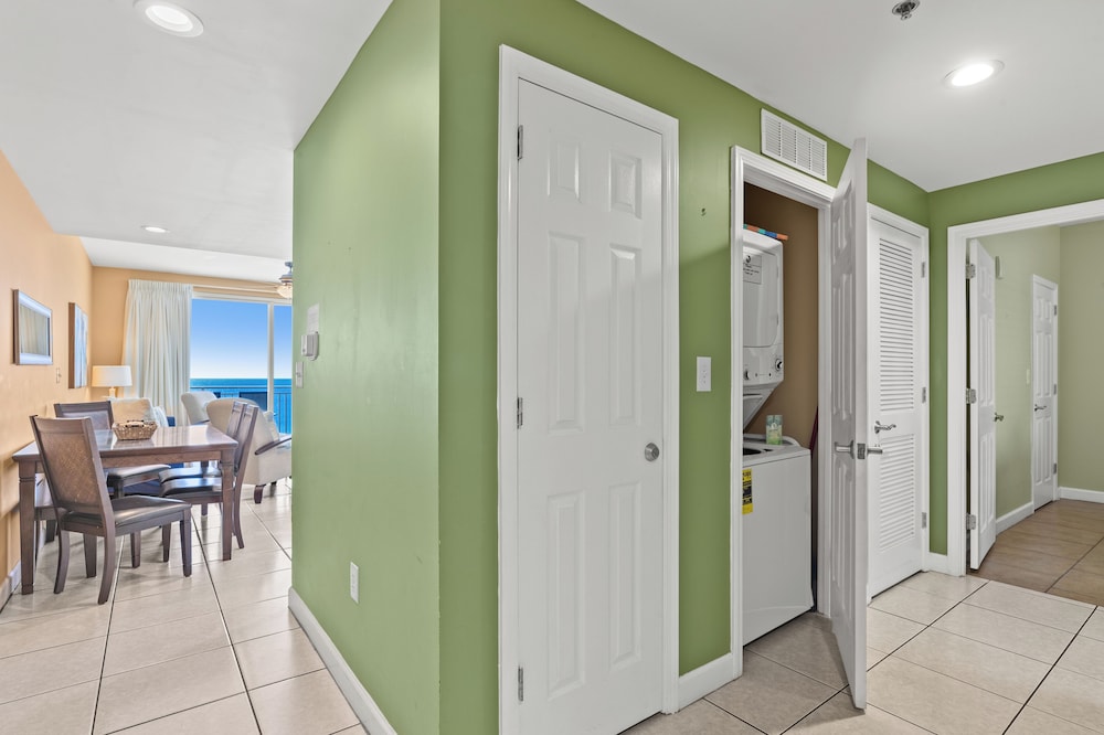 Anchor's Way! Come Visit Our Beautiful 2 BR, 2BA Oceanfront Retreat! Sleeps 6!