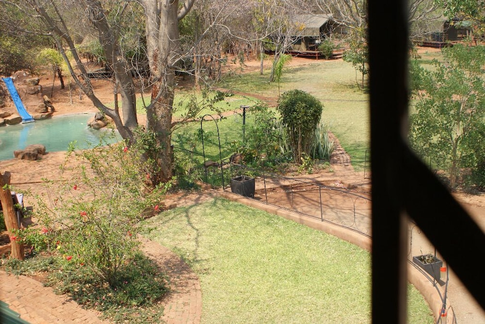 Bongwe Guesthouse and Camp