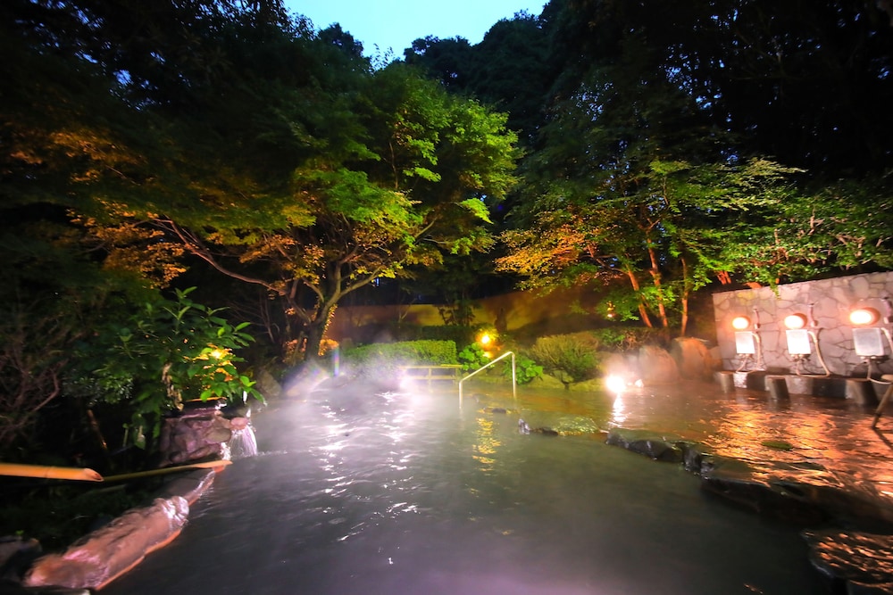 Sakura Sakura Hot Springs