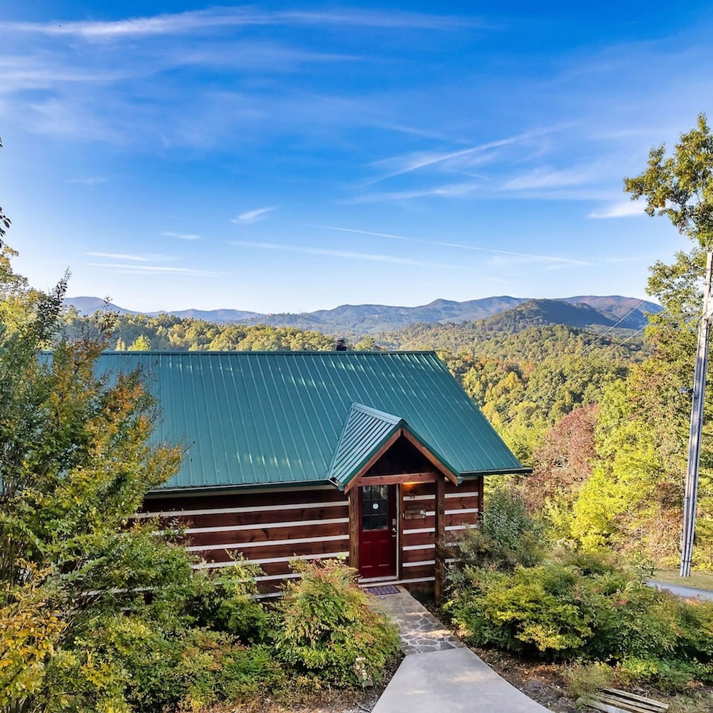 Stunning Views I Between Pigeon Forge Gatlinburg view 5