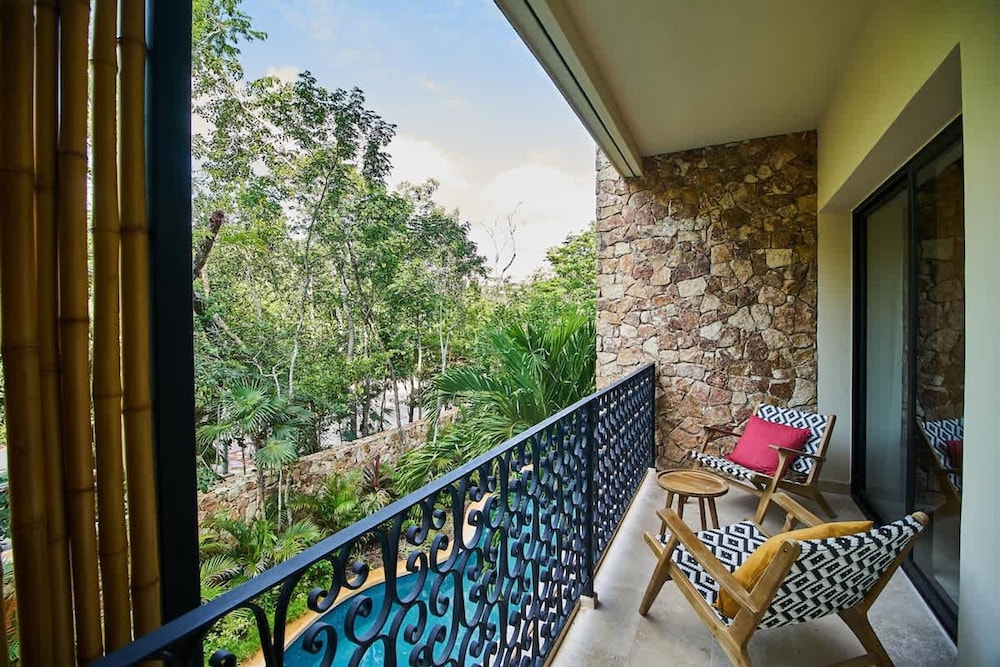 Premium Condo With Terrace Pool View